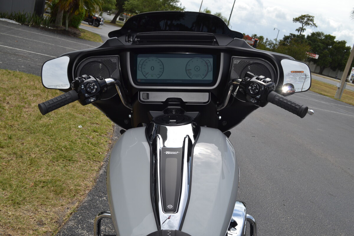 Street Glide®