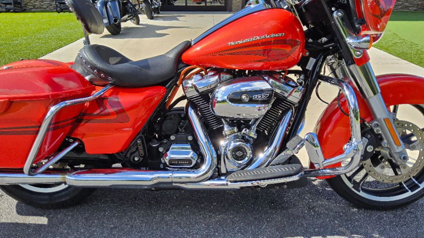 Street Glide®