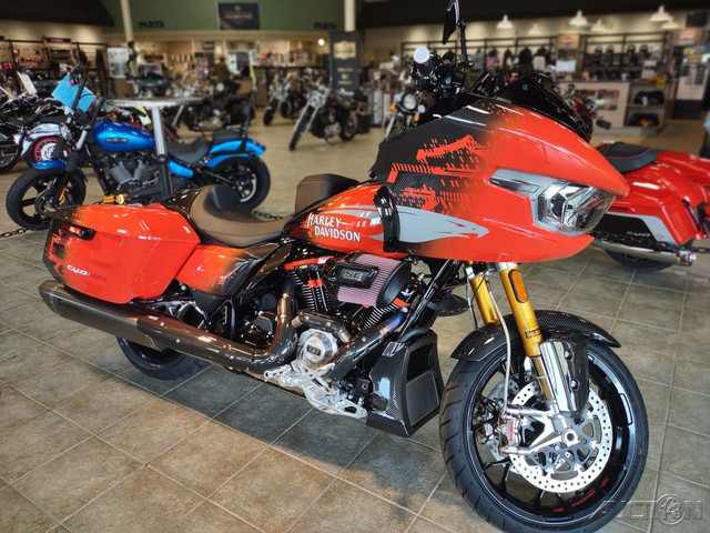 CVO® Road Glide® RR