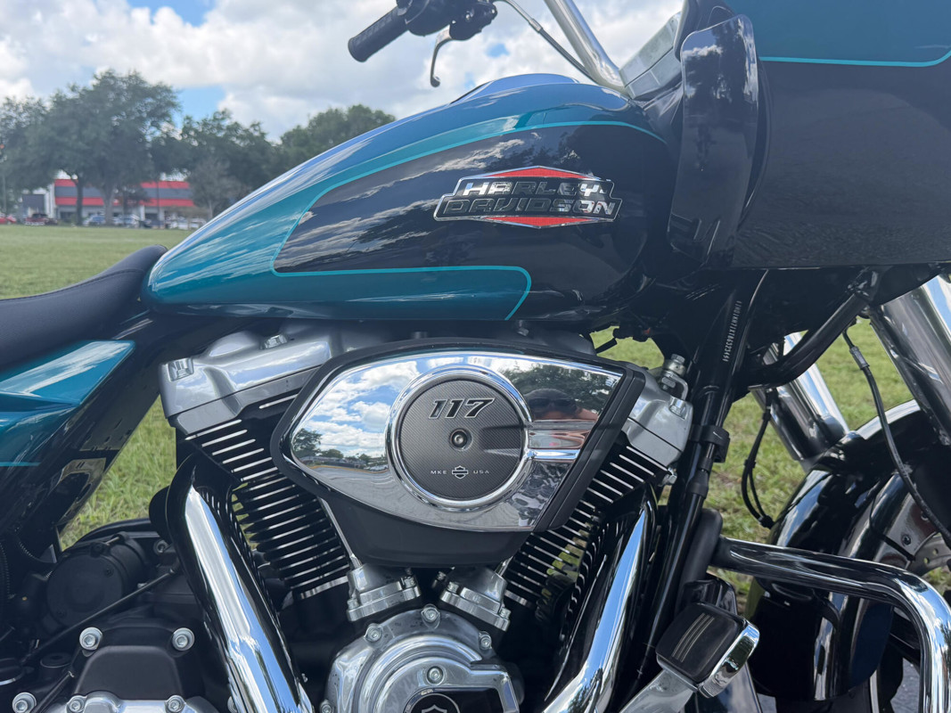 Road Glide®