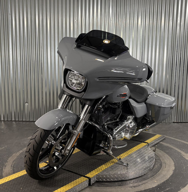 Street Glide®