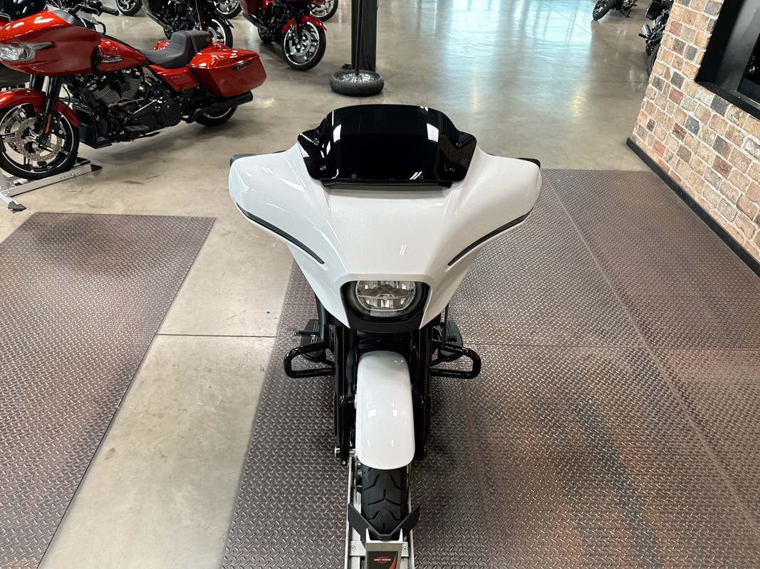 Street Glide®