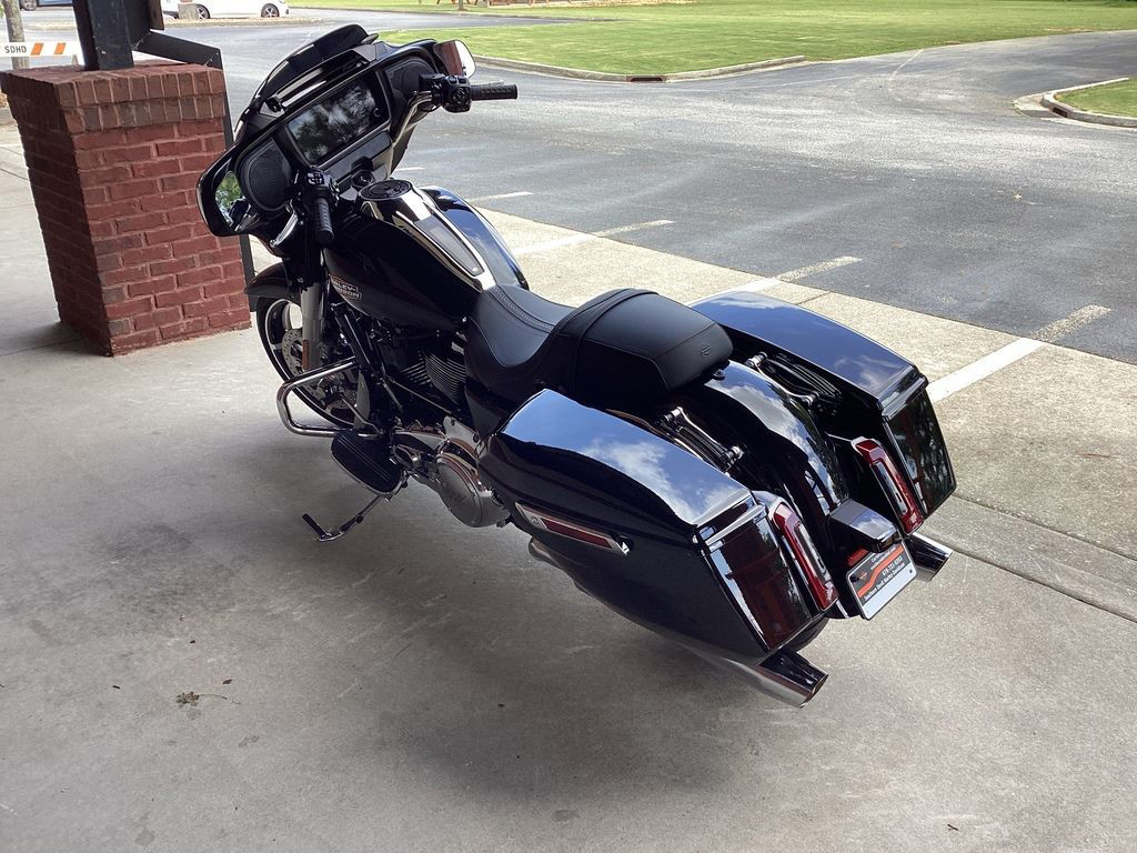 Road Glide®