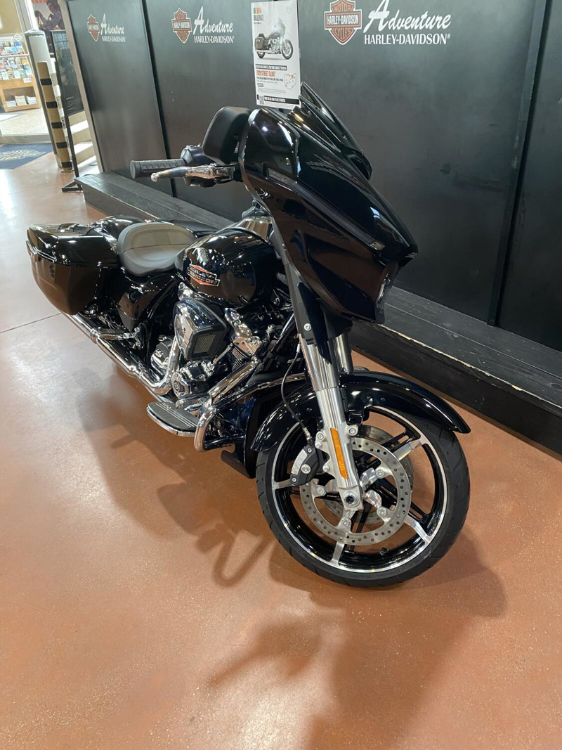 Street Glide®