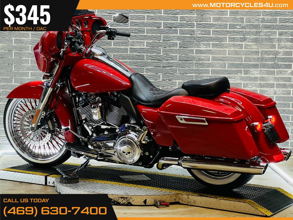 Street Glide®