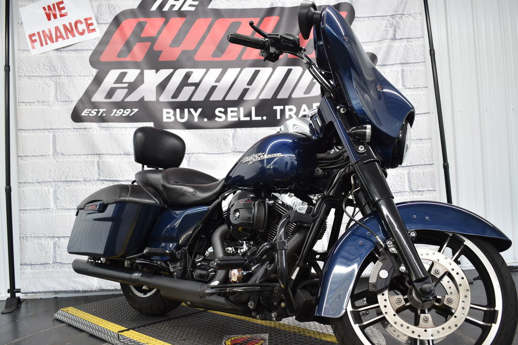 Street Glide®