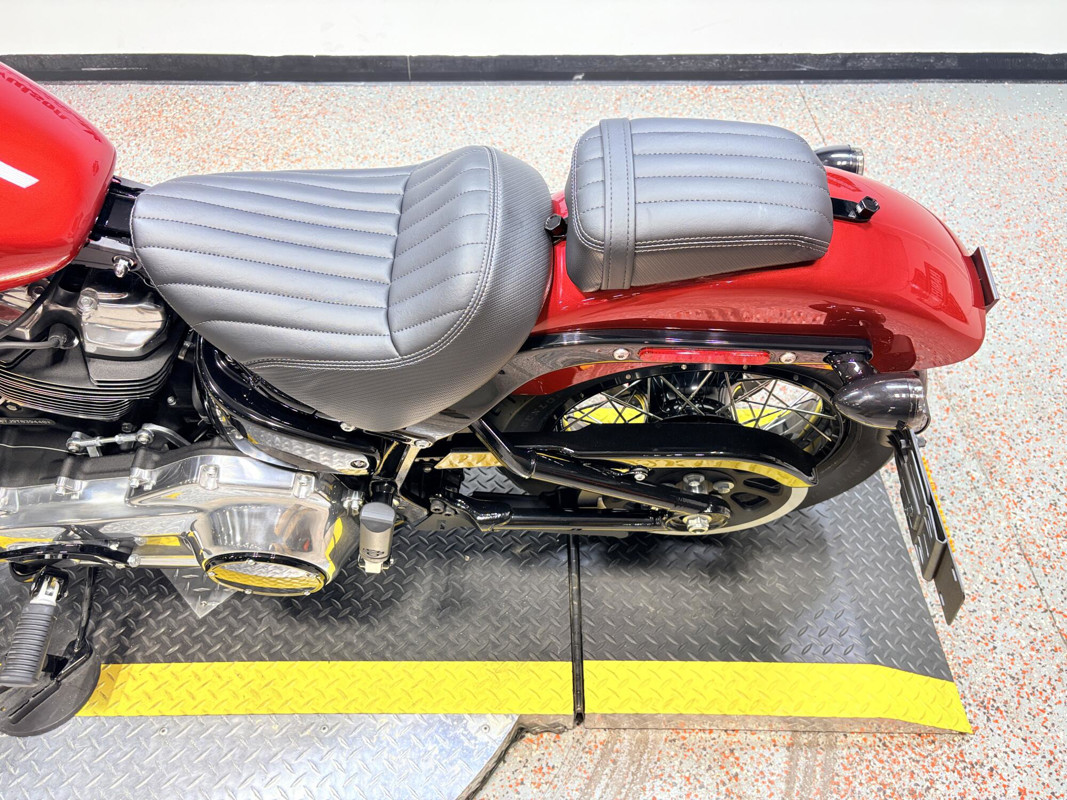 Street Bob®