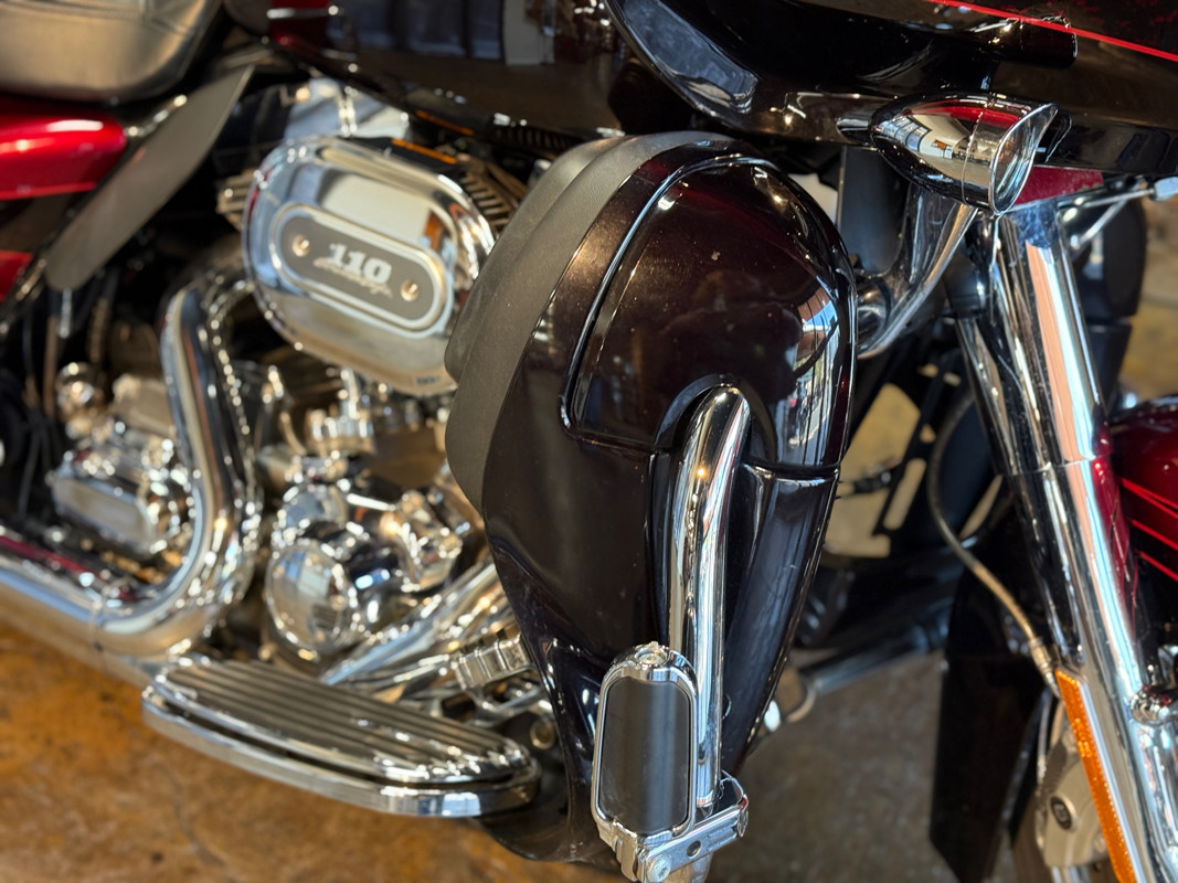 CVO™ Road Glide® Ultra