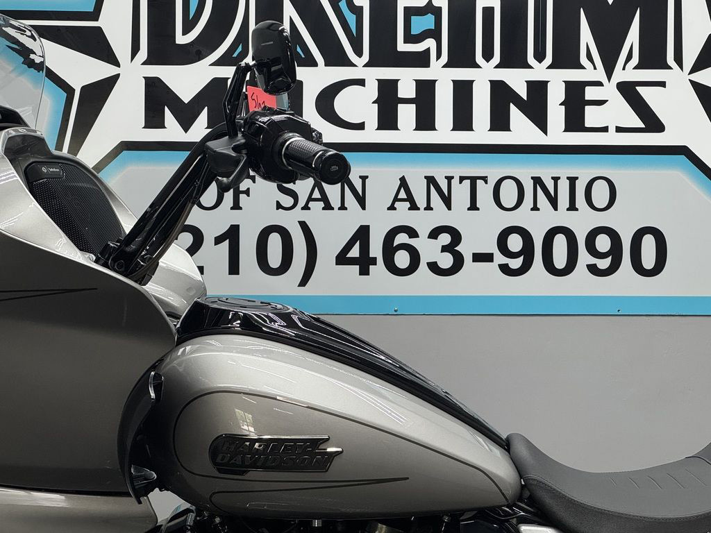 CVO® Road Glide®