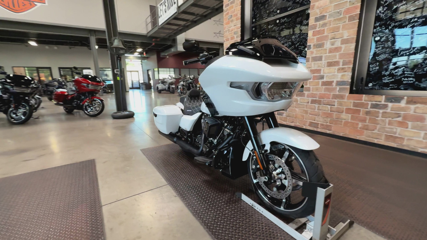Road Glide®