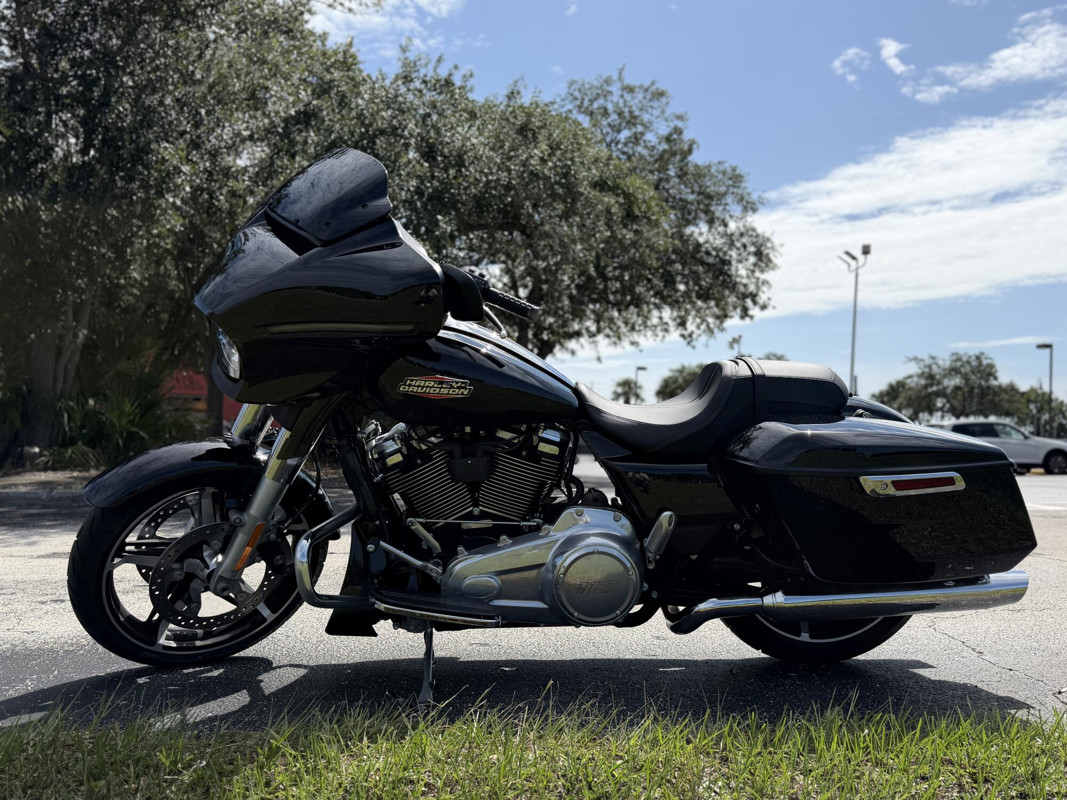Street Glide®
