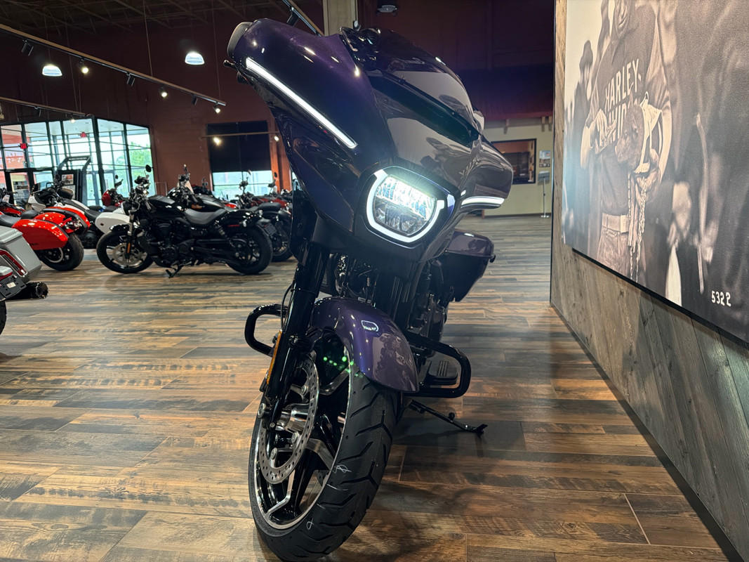 Street Glide®