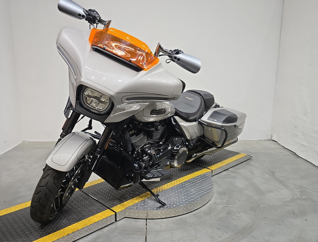 CVO® Street Glide®