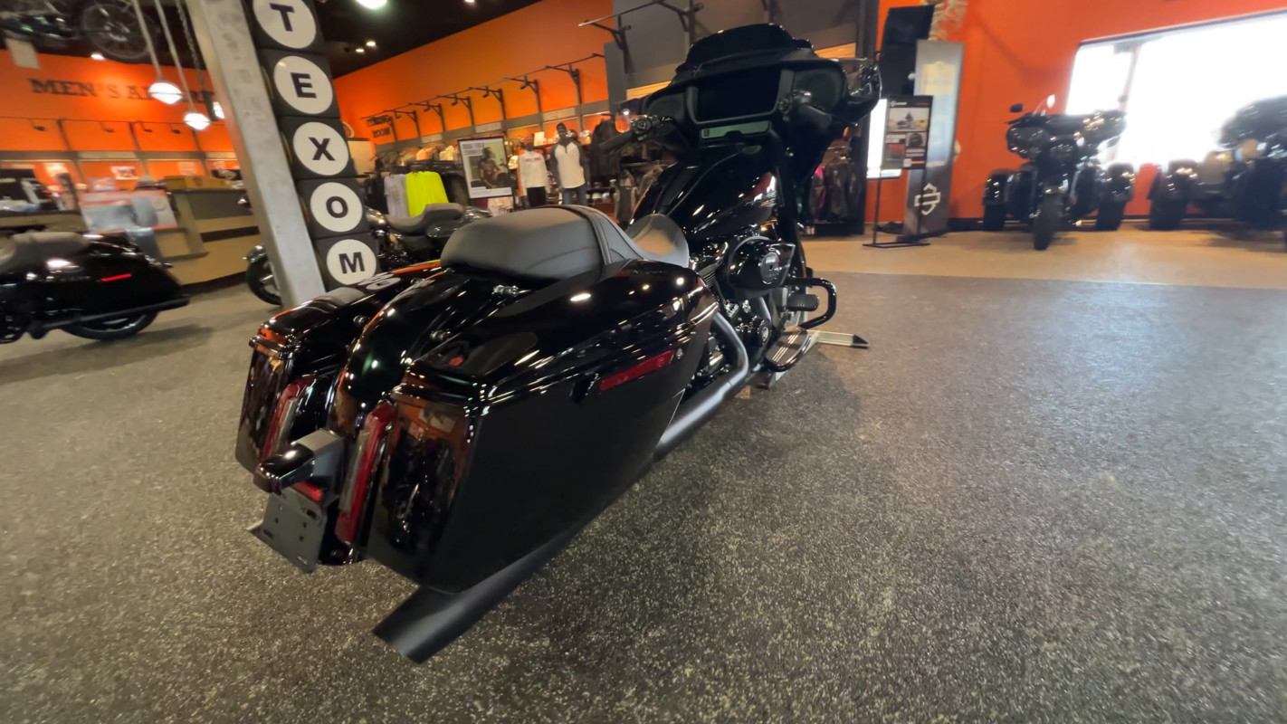 Street Glide®