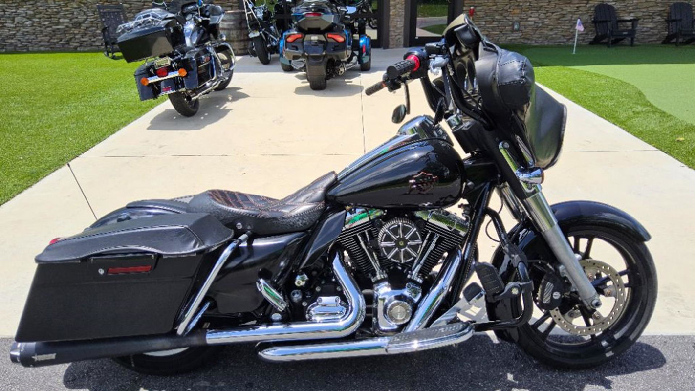 Street Glide®