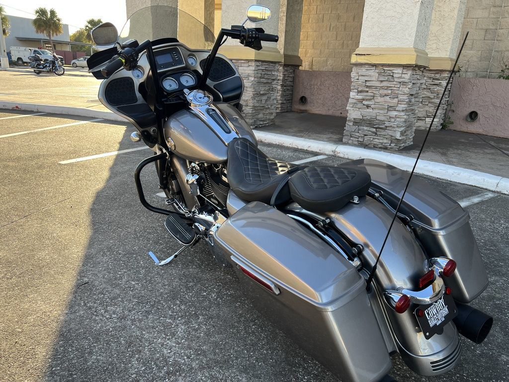 Road Glide®
