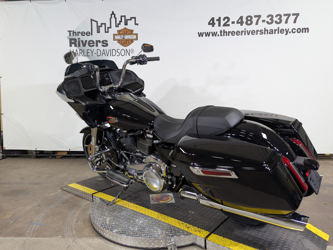 Road Glide®