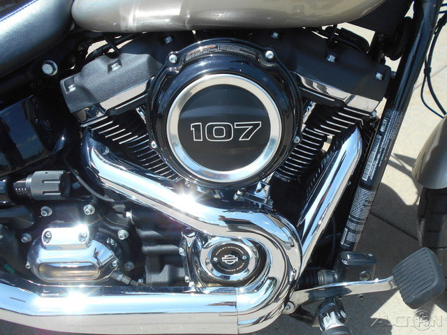 Softail® Sport Glide®