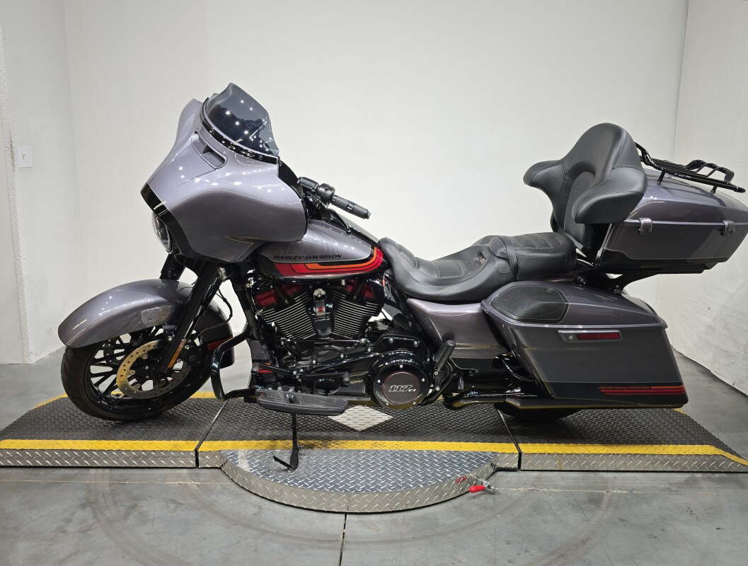 CVO® Street Glide®