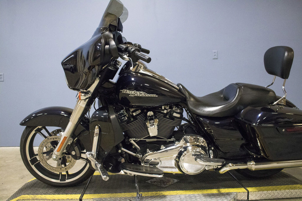 Street Glide®