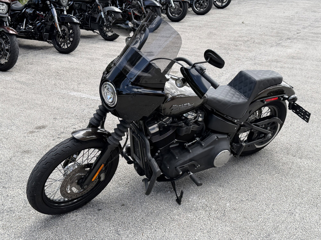 Street Bob®