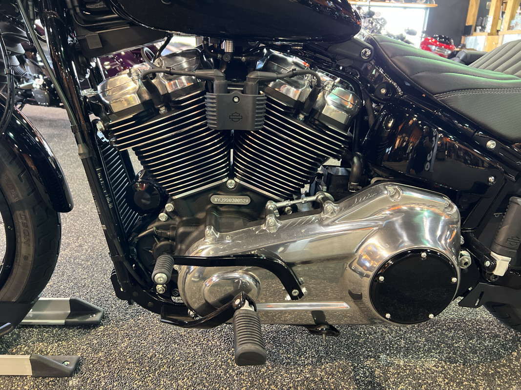 Street Bob®