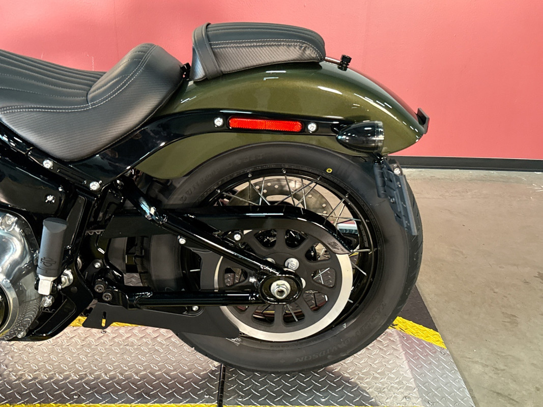 Street Bob®