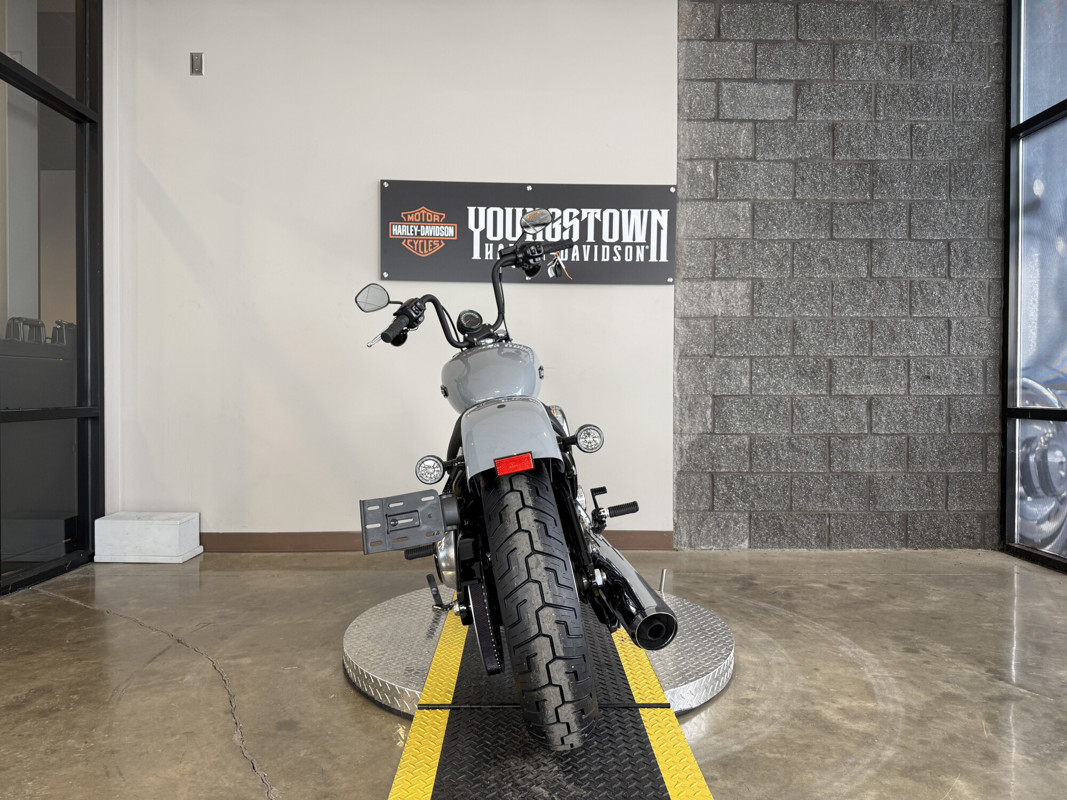 Street Bob®