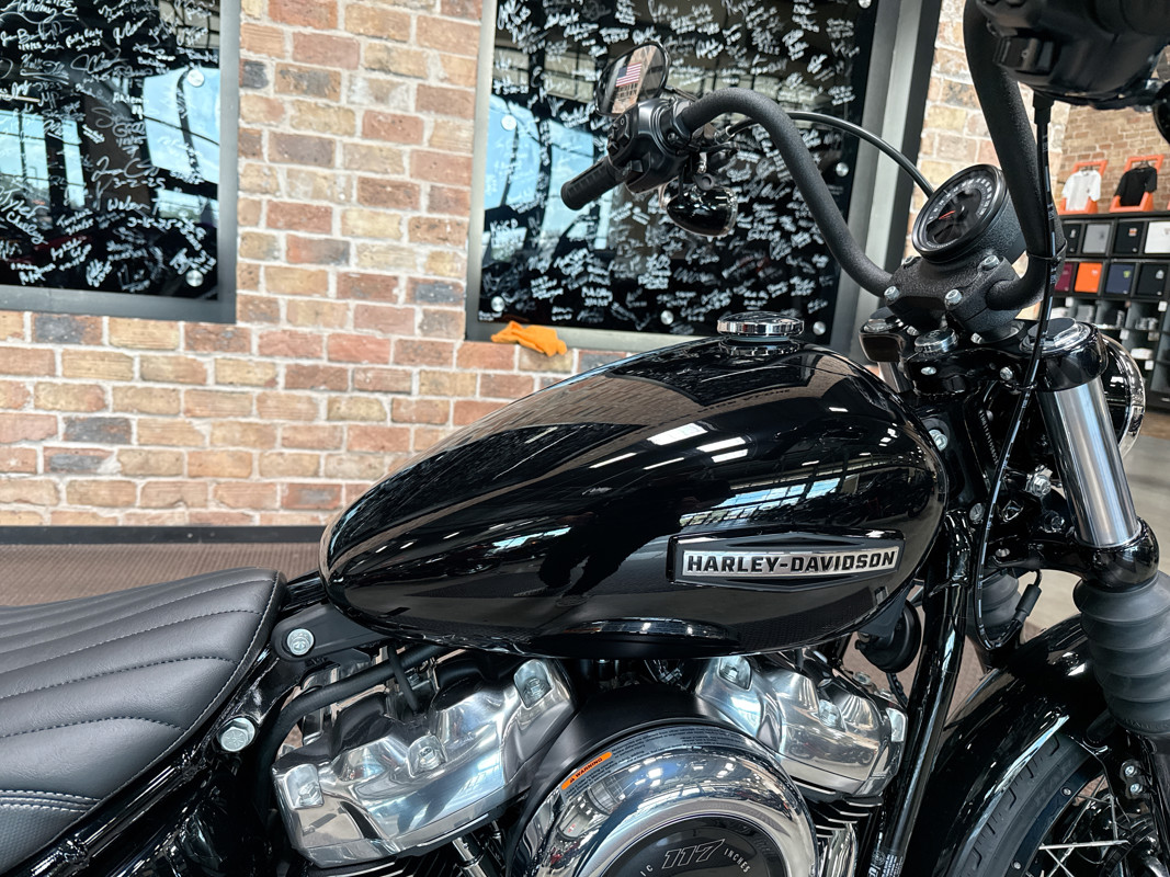 Street Bob®