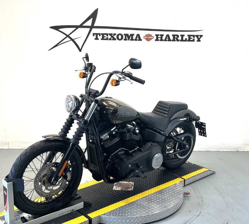 Street Bob®