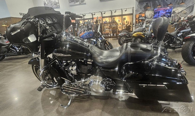 Street Glide®