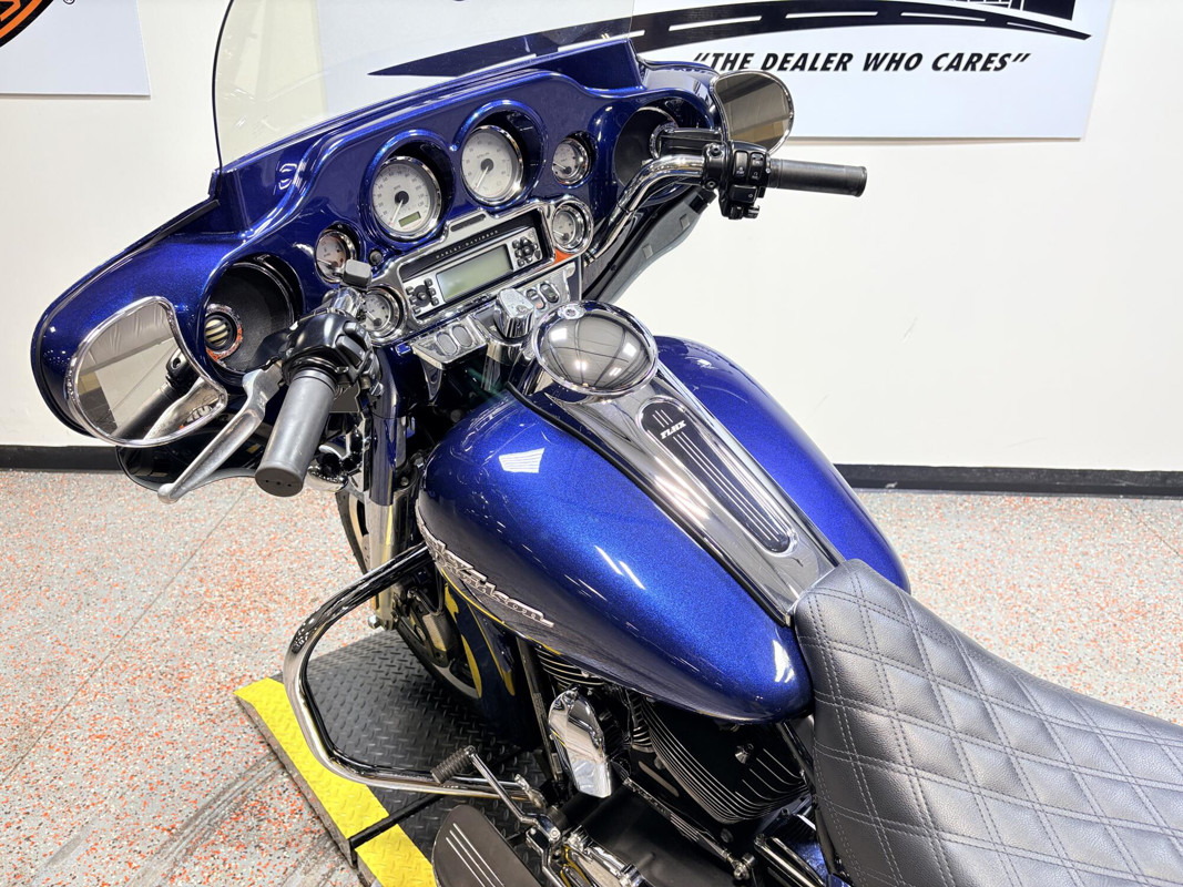 Street Glide®