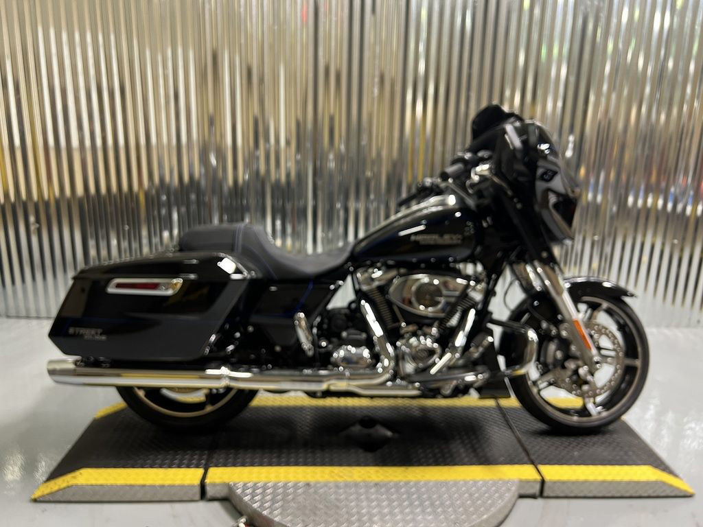 Street Glide®