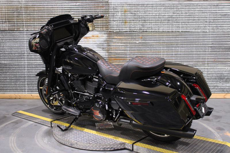 Street Glide®