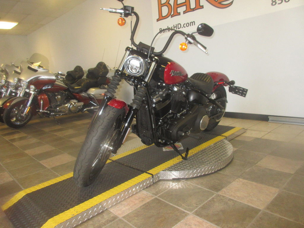 Street Bob®