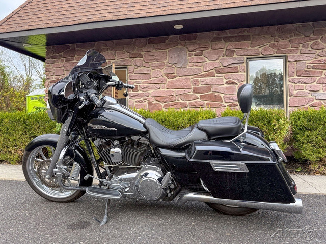 Street Glide®