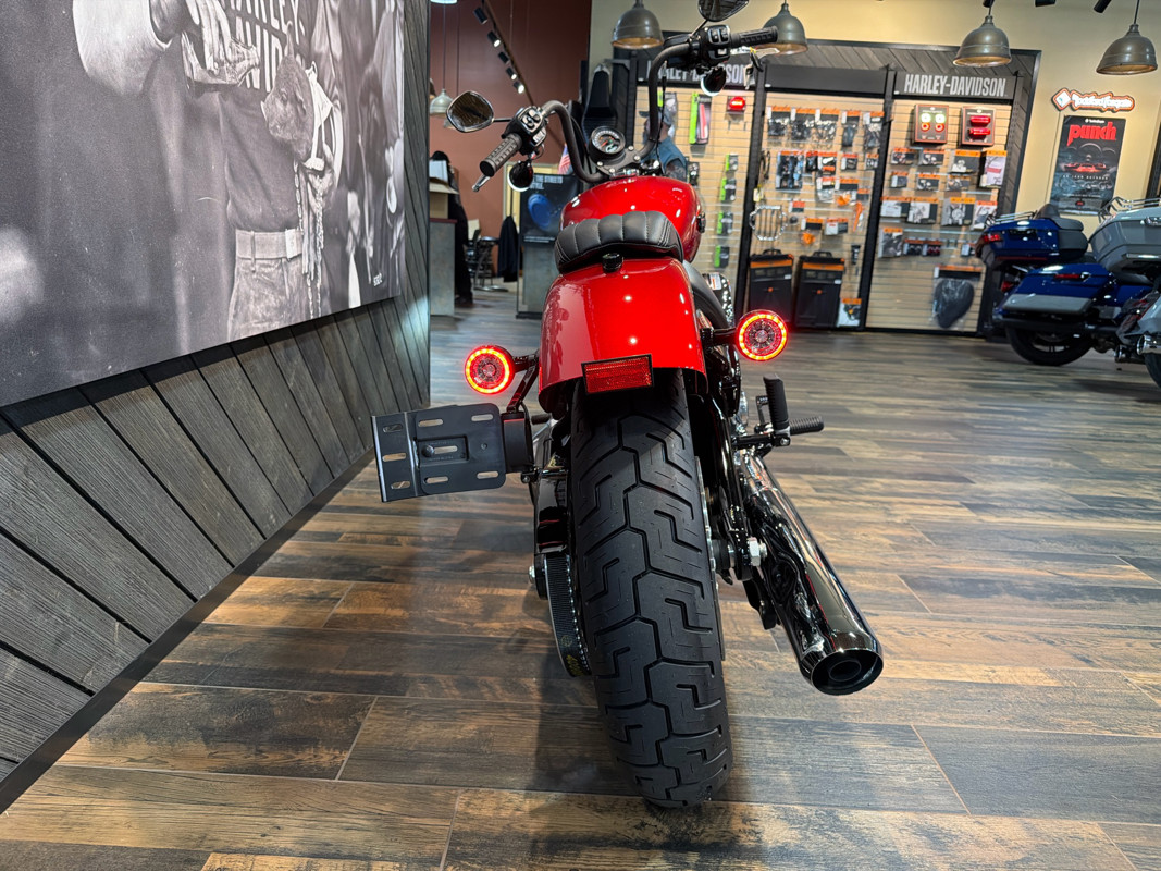 Street Bob®