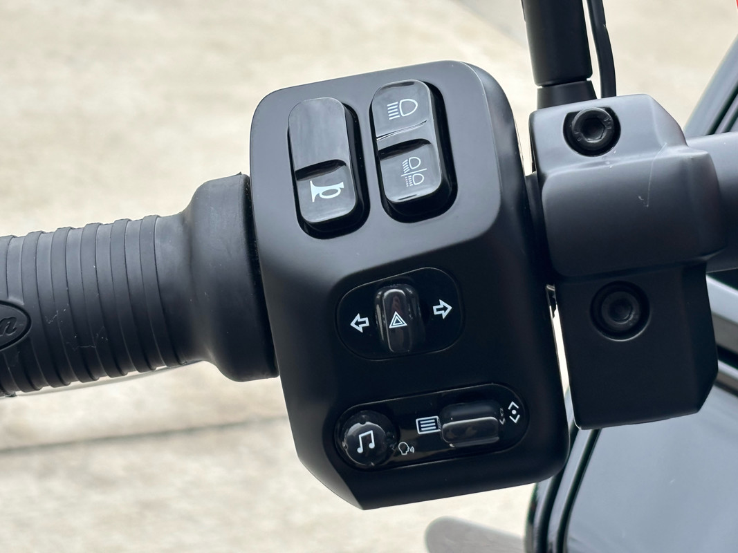 Pursuit Dark Horse 112