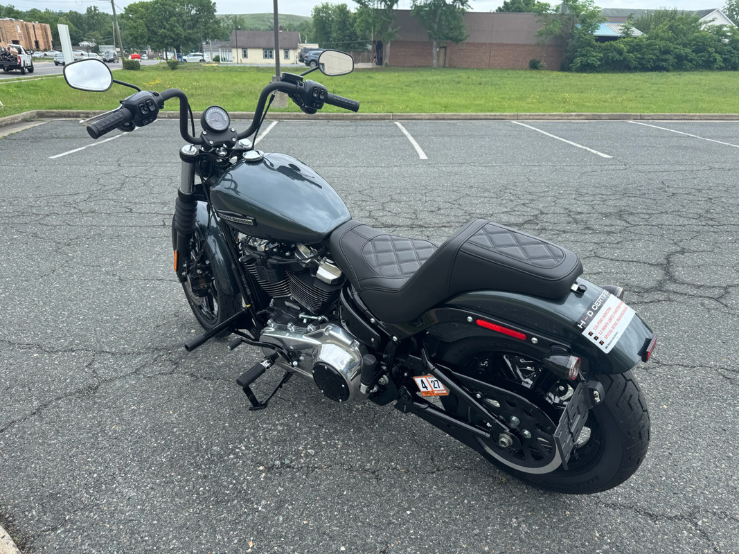 Street Bob®