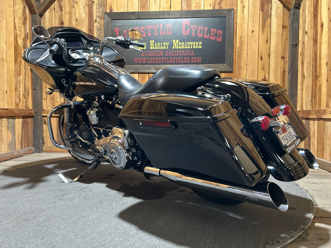 Road Glide®