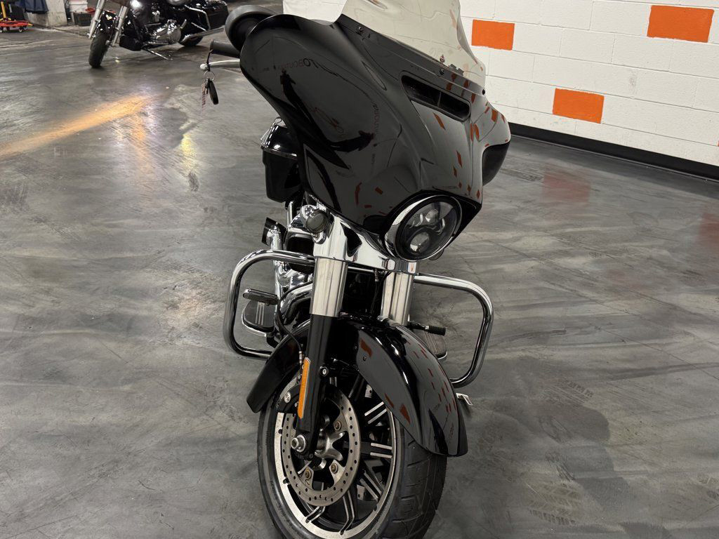 Street Glide®