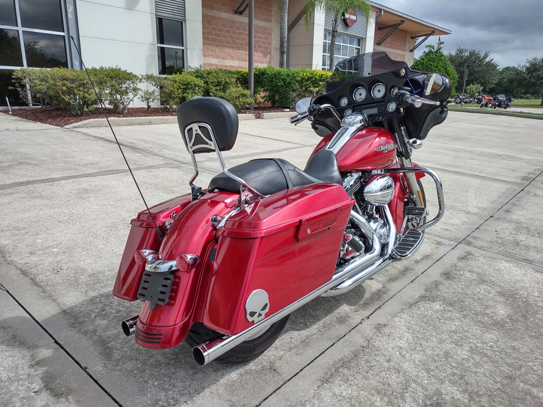 Street Glide®