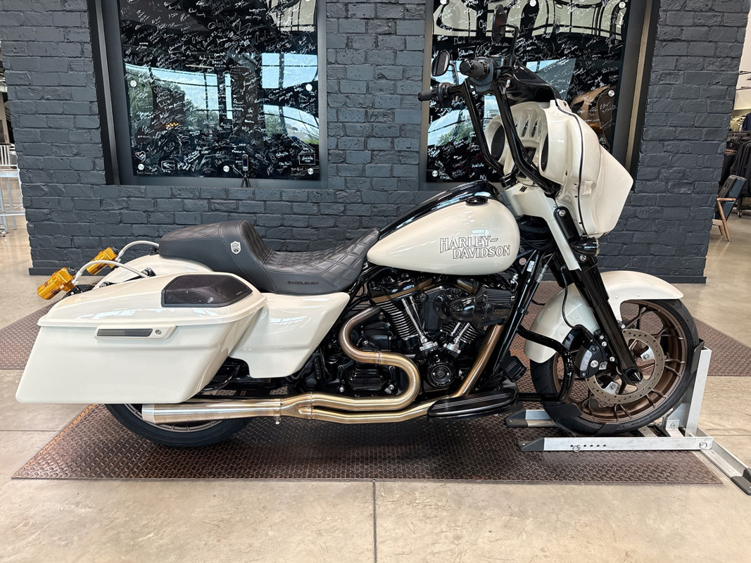 Street Glide® ST
