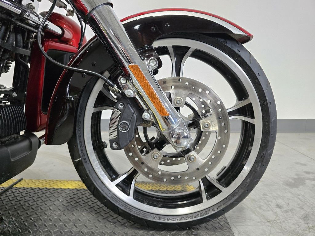 CVO® Tri Glide® Ultra