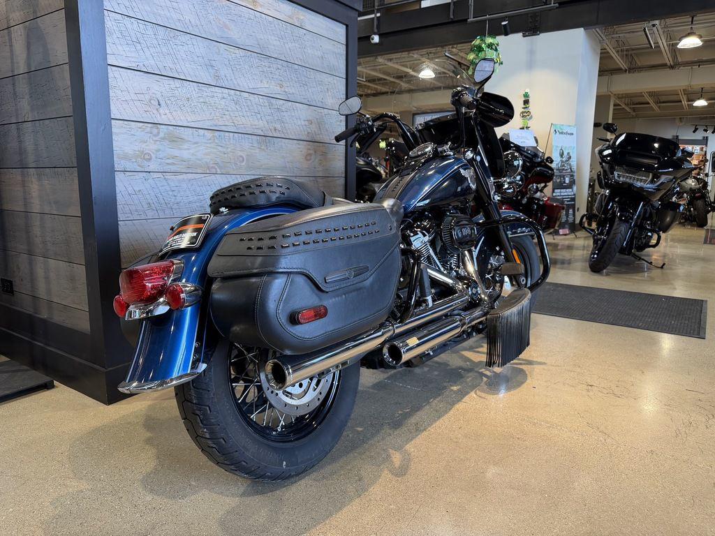 Softail® Heritage Classic 114 115th Anniversary