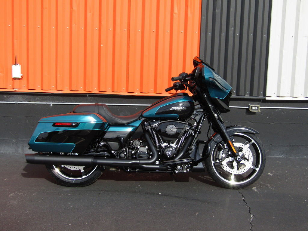 Street Glide®