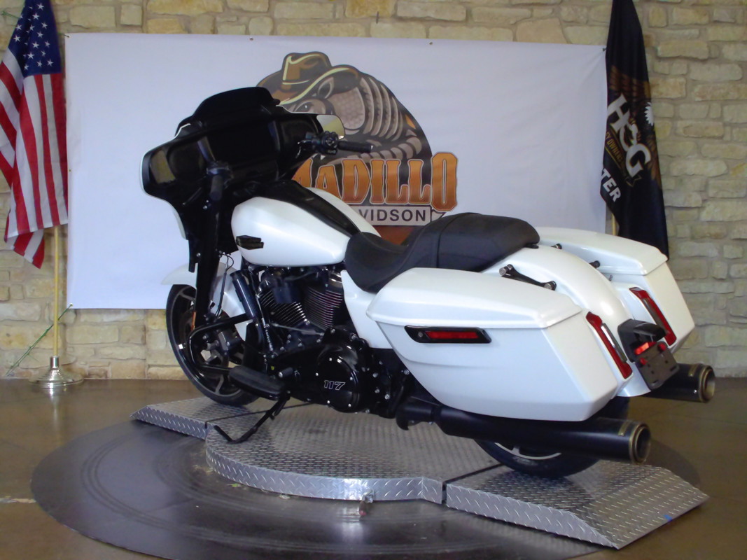 Street Glide®