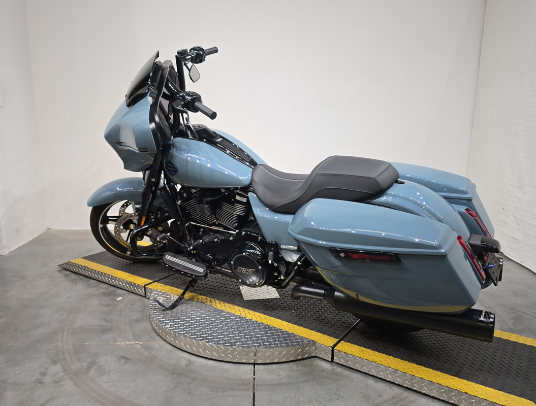 Street Glide®