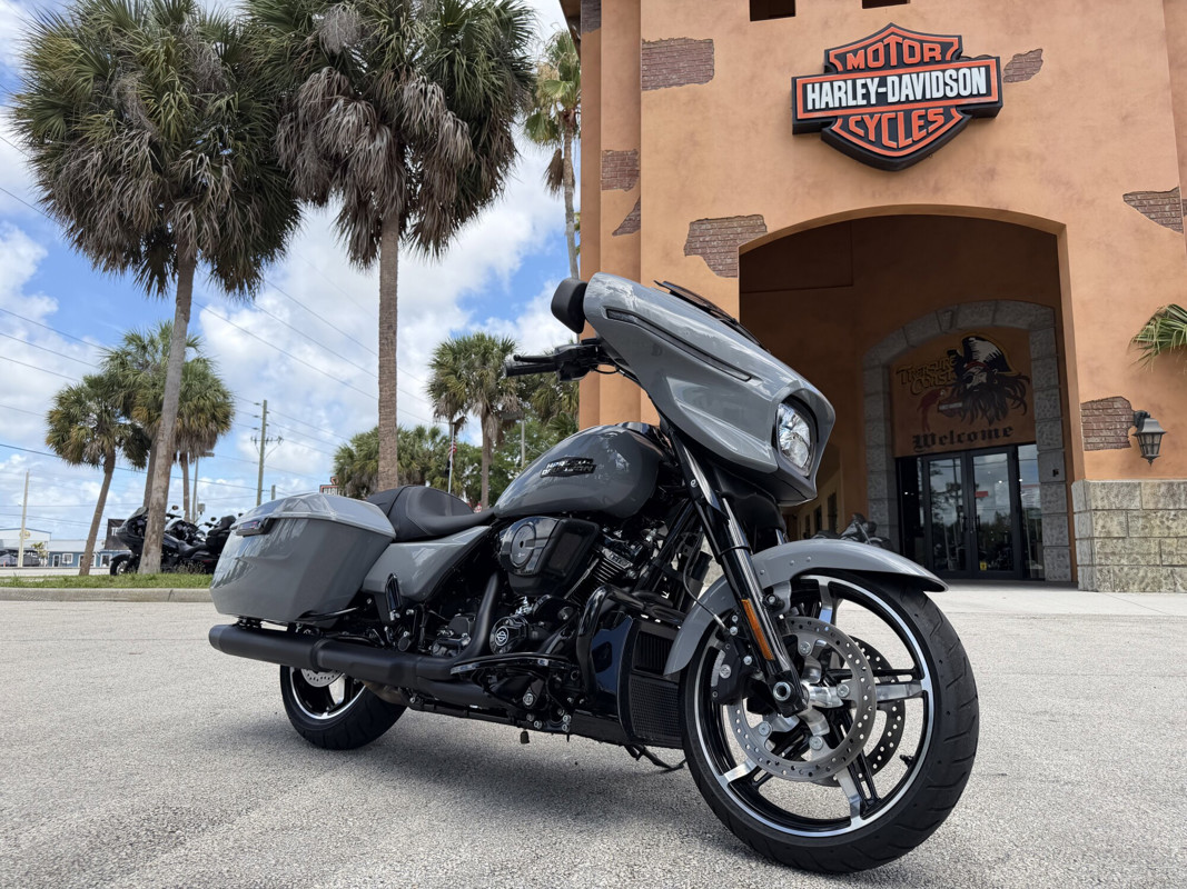 Street Glide®