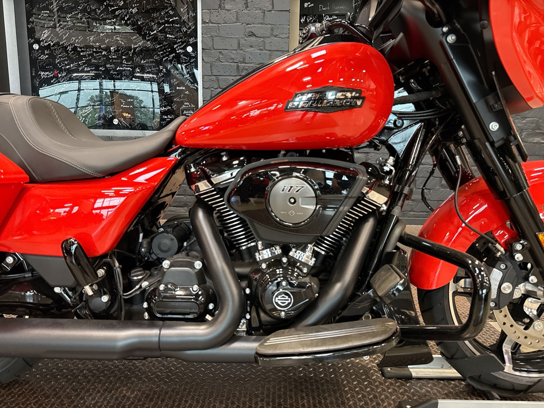 Street Glide®